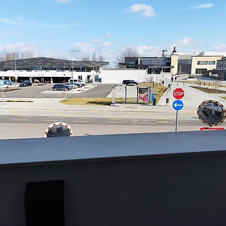 HÍD19 APARTMAN GYŐR BELVÁROS-MÉLYGARÁZS- a RÁBA QUELLE FÜRDŐNÉL Exterior foto