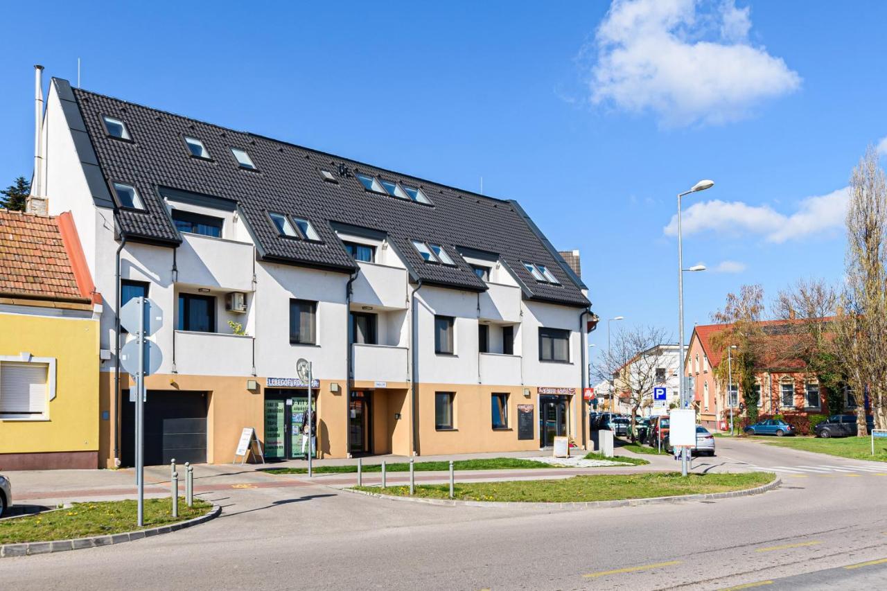 HÍD19 APARTMAN GYŐR BELVÁROS-MÉLYGARÁZS- a RÁBA QUELLE FÜRDŐNÉL Exterior foto