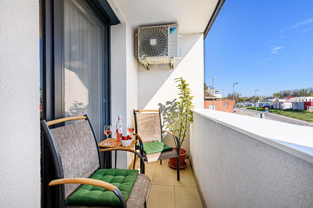 HÍD19 APARTMAN GYŐR BELVÁROS-MÉLYGARÁZS- a RÁBA QUELLE FÜRDŐNÉL Exterior foto