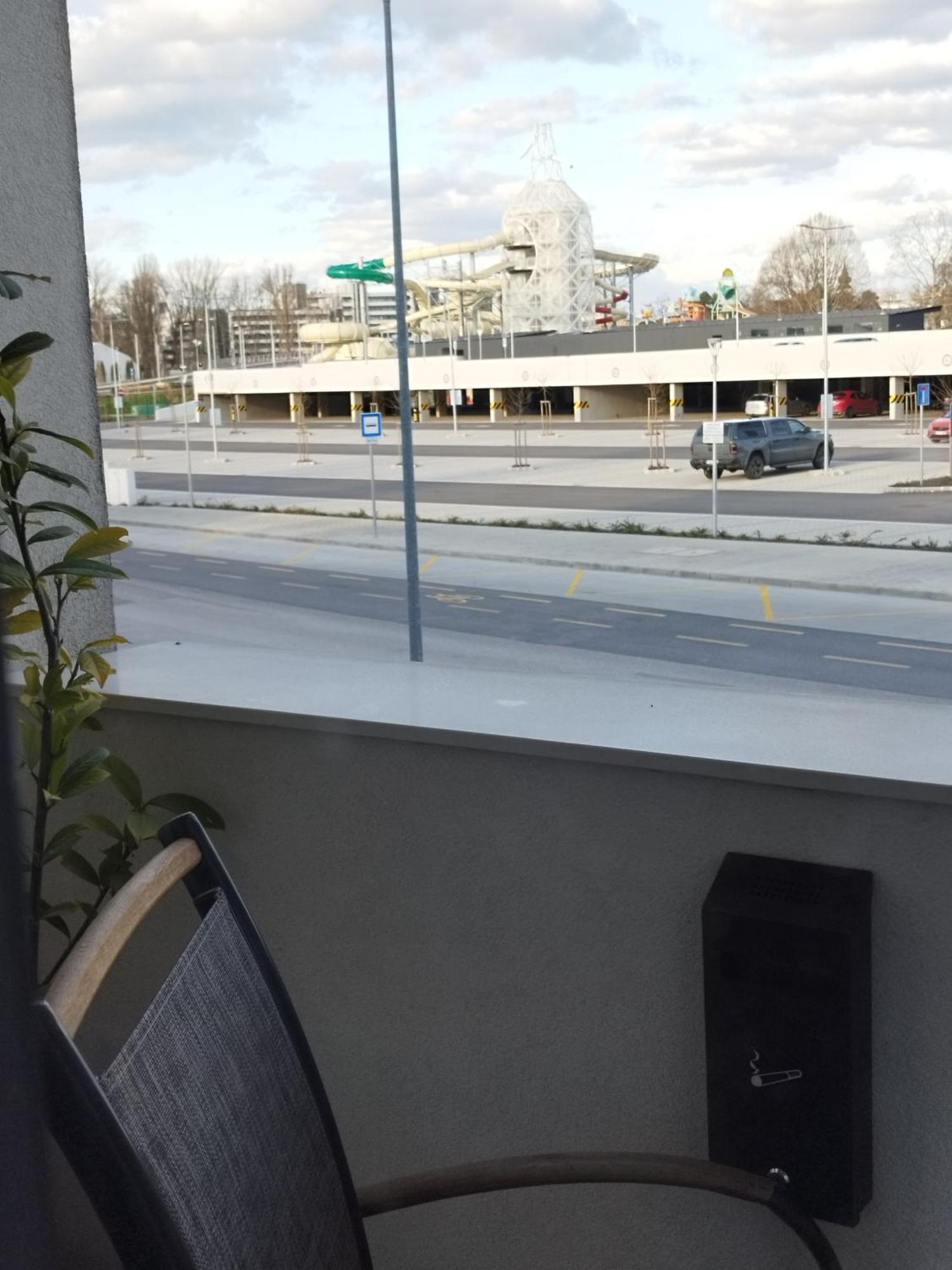 HÍD19 APARTMAN GYŐR BELVÁROS-MÉLYGARÁZS- a RÁBA QUELLE FÜRDŐNÉL Exterior foto